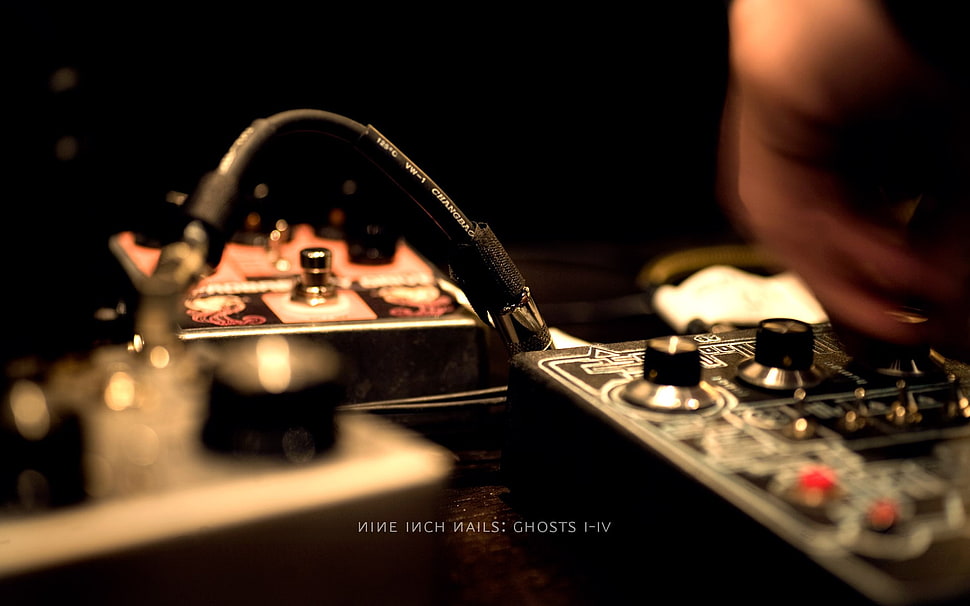 shallow focus photography of person holding audio mixer HD wallpaper