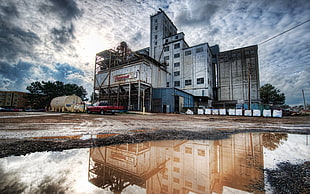 gray painted building, building, HDR, reflection, Truck HD wallpaper