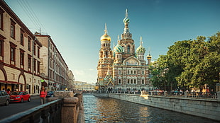 beige and green church, city, river, promenades, St. Petersburg HD wallpaper