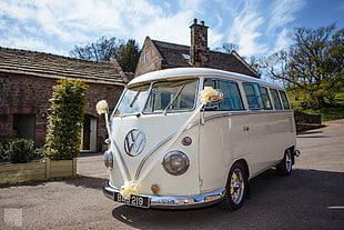 white Volkswagen bus, Volkswagen, Volkswagen combi, white cars, vehicle