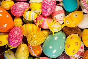macro photography of assorted easter eggs HD wallpaper
