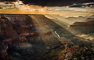 mountain reef during day time