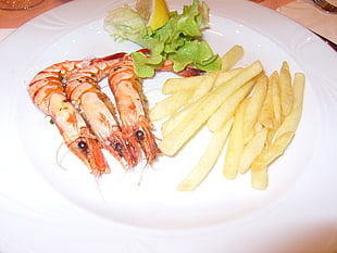 shrimp and fries dish HD wallpaper