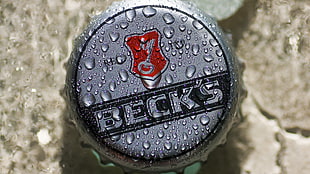 gray and red Beck's bottlecap, beer, beck's