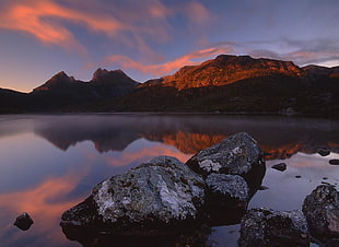 brown mountain under red and blue skies near body of water, cradle mountain HD wallpaper