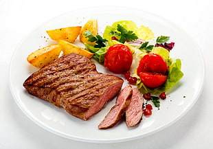 steak on white ceramic plate HD wallpaper