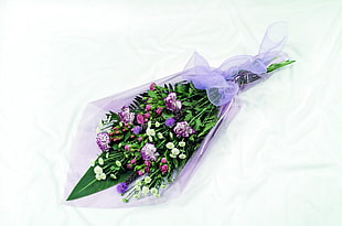 bouquet of purple flowers HD wallpaper