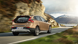 brown Volvo SUV, car, Volvo V40 HD wallpaper