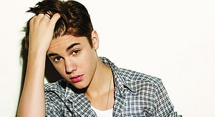 Justin Beiber wearing gray and black plaid flannel HD wallpaper