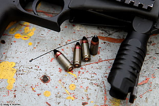 four brass-colored bullets, SR2MP  submachine gun HD wallpaper