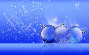 three baubles HD wallpaper