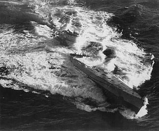 gray and white boat, submarine, World War II, military, vehicle