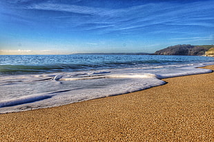 Sea Waves at Beach during Daytime HD wallpaper