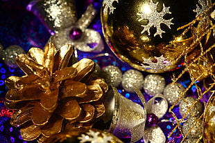 gold christmas decors