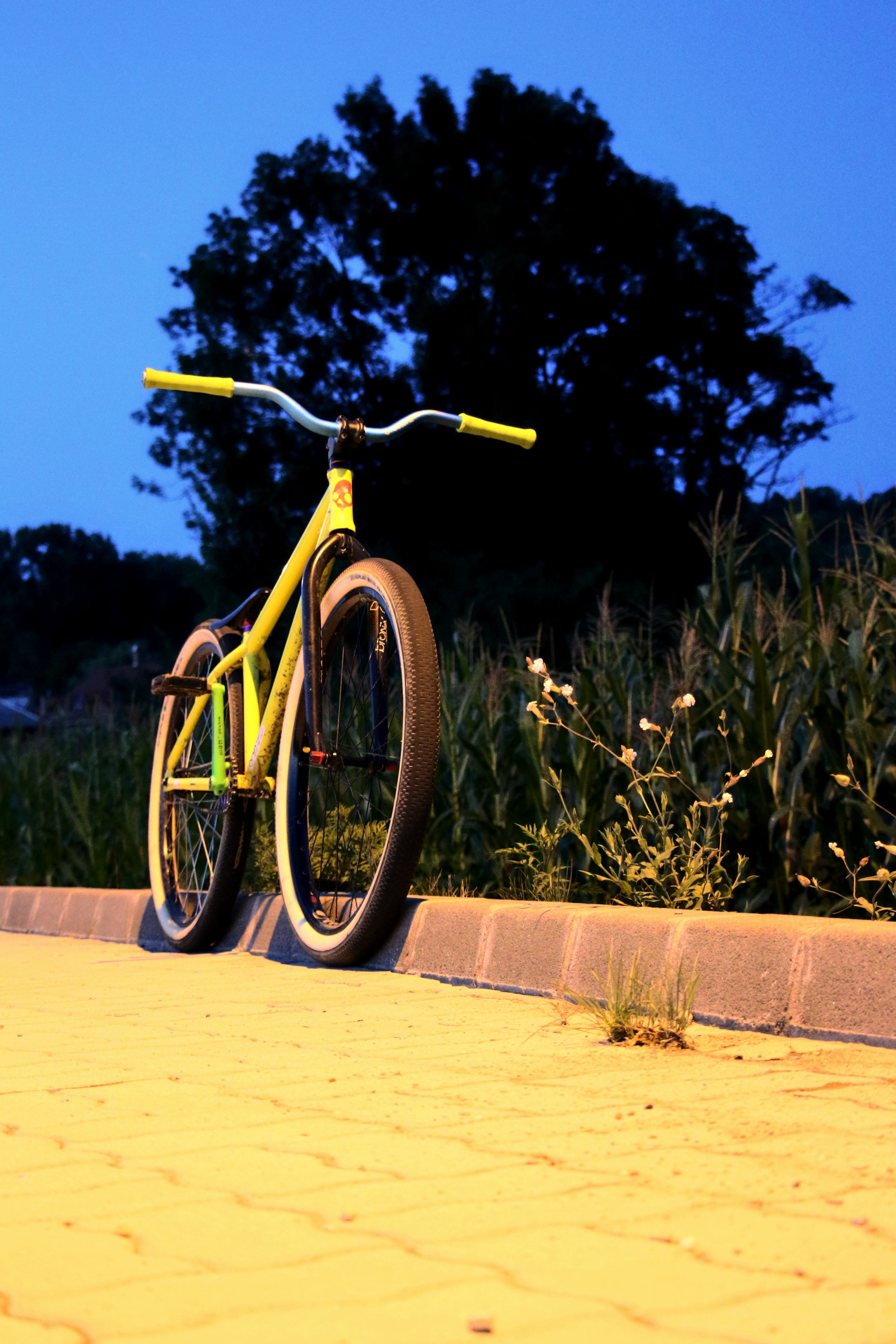 Yellow BMX bike, bicycle, mountain bikes, Dartmoor Bikes HD wallpaper |  Wallpaper Flare