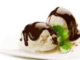 shallow focus photography of chocolate syrup on top of ice cream HD wallpaper