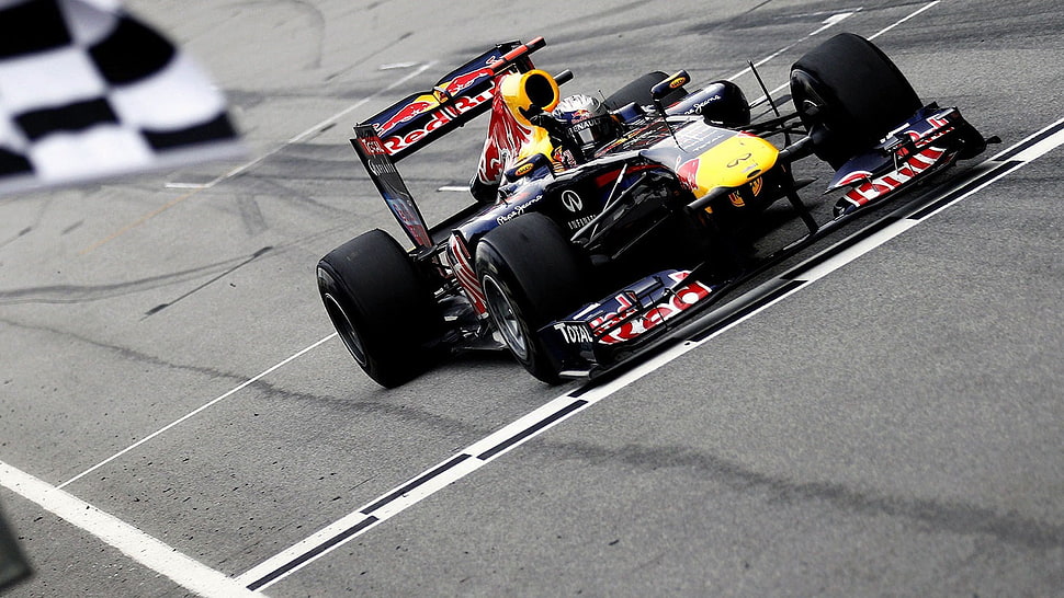 black and yellow racing car, Formula 1, Red Bull Racing, selective coloring, car HD wallpaper