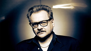 man wears black shirt and eyeglass HD wallpaper