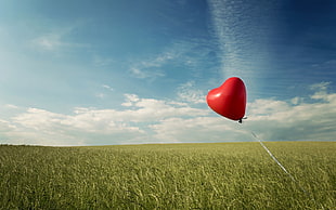 heart-shaped red balloon