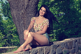 Lola Marron, dark hair, legs, trees HD wallpaper