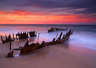 wrecked ship on beach during sunset, qld HD wallpaper