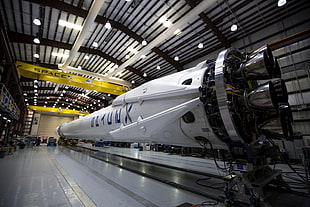 white rocket, SpaceX, rocket, Falcon 9 HD wallpaper