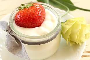jar of yogurt with strawberry HD wallpaper