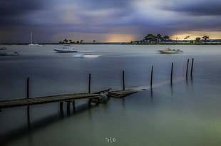 long exposure photograph of wooden dock and boats on body of water HD wallpaper