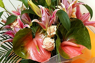 white and pink flowers table decor