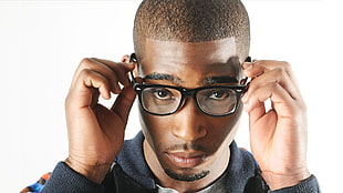 man in black framed eyeglasses HD wallpaper