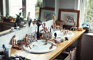 brown wooden figures at kitchen sink, bath, room HD wallpaper