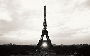 silhouette of Eiffel tower HD wallpaper