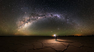 man standing near green sky, nature, landscape, salt lakes, Milky Way HD wallpaper