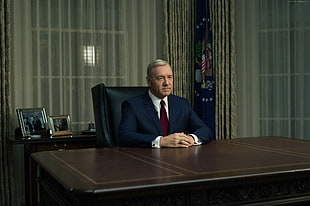 Kevin Spacey sitting in oval office HD wallpaper