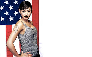 woman in grey sleeveless tops with USA flag background HD wallpaper