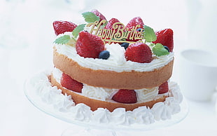 two layer strawberry cake HD wallpaper
