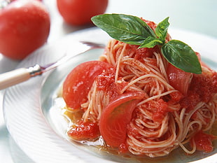 pasta dish with tomatoes and sauce HD wallpaper