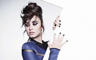 Demi Lovato HD wallpaper