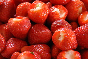 red strawberries HD wallpaper