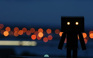 box man figure, Danbo, macro, lights, bokeh