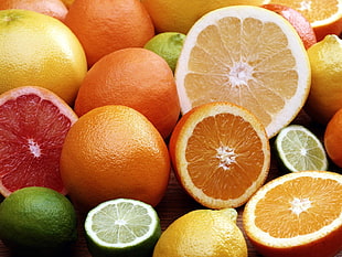 sliced citrus fruits