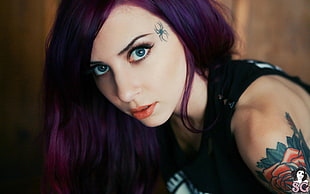 purple haired woman in black sleeveless top HD wallpaper