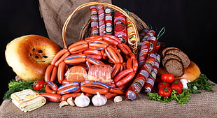 meat sausages inside a wicker basket HD wallpaper