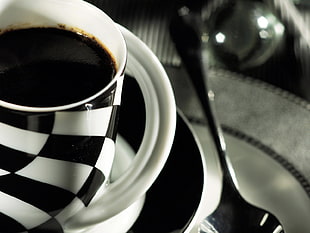 white and black checkered ceramic mug HD wallpaper