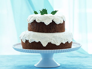 2-tiered chocolate moist cake on white tidbit tray HD wallpaper