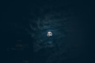 black and gray HP laptop, Gabriel Santiago, Moon, night, clouds HD wallpaper