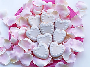 white and pink hearts-themed decor