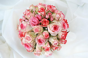 pink and white flower bouquet