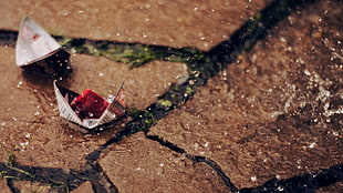 paper boats, paper boats, rain, pavements, water drops HD wallpaper