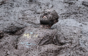 men's crew-neck top, mud, people, men, teeth